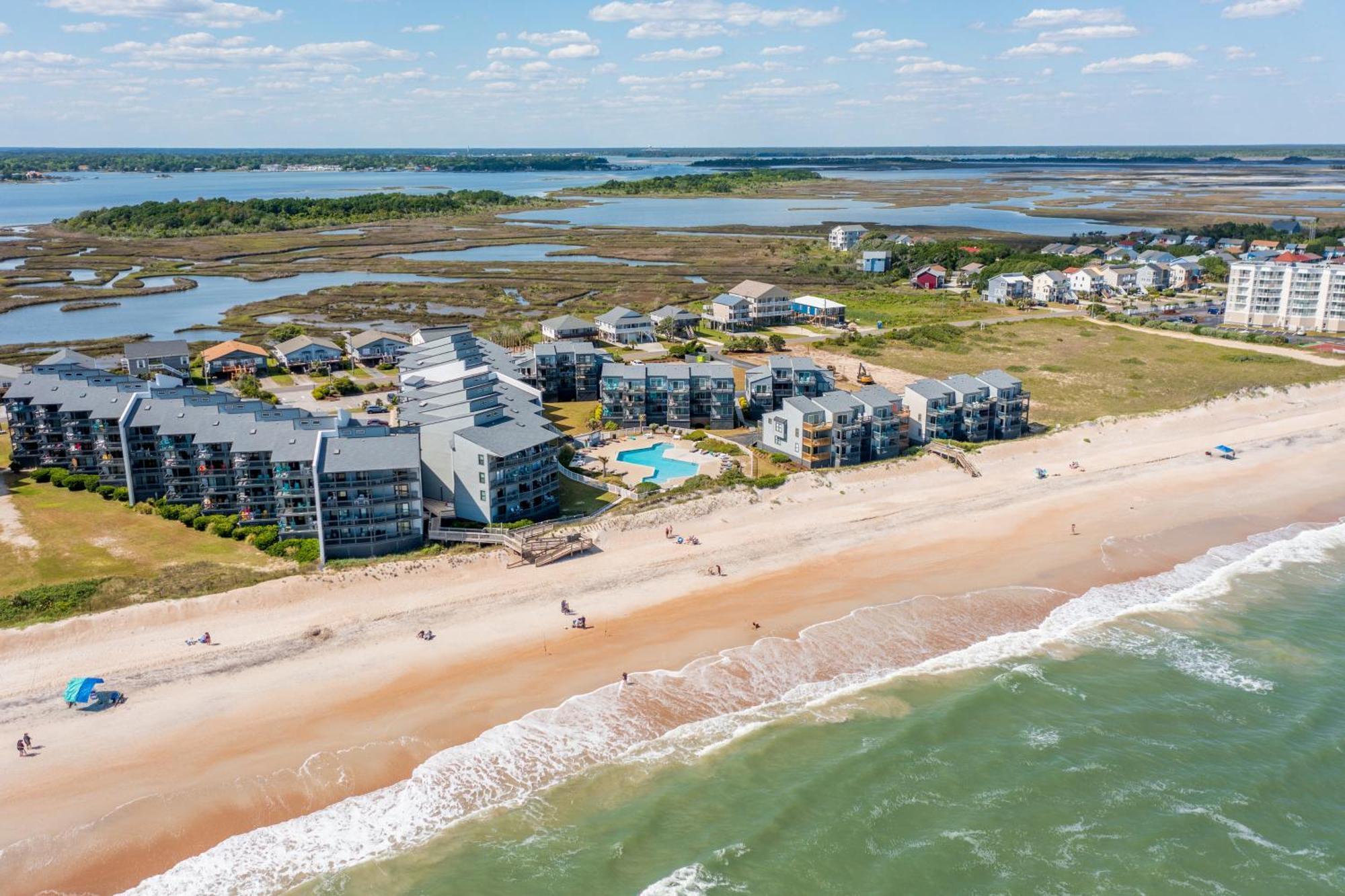 Shipwatch Villas North Topsail Beach Room photo