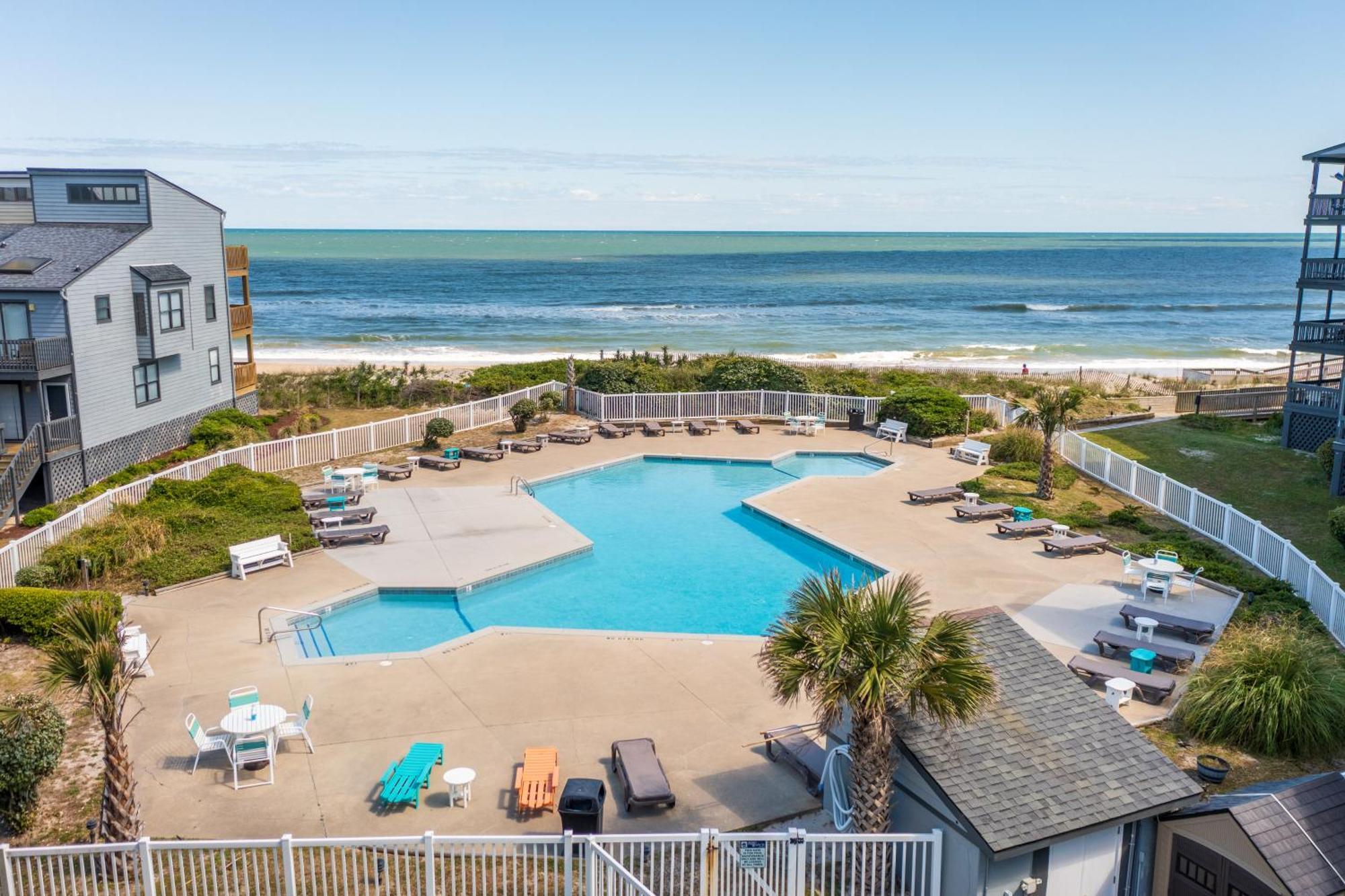 Shipwatch Villas North Topsail Beach Room photo